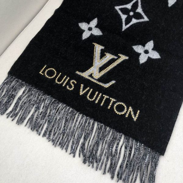 LVscarf170X45cmE51 15 1567558