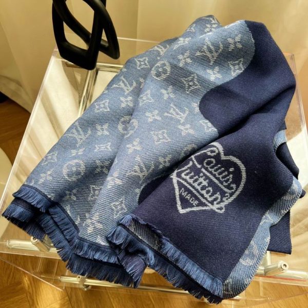 LVXNigoScarf100 E 10 996142