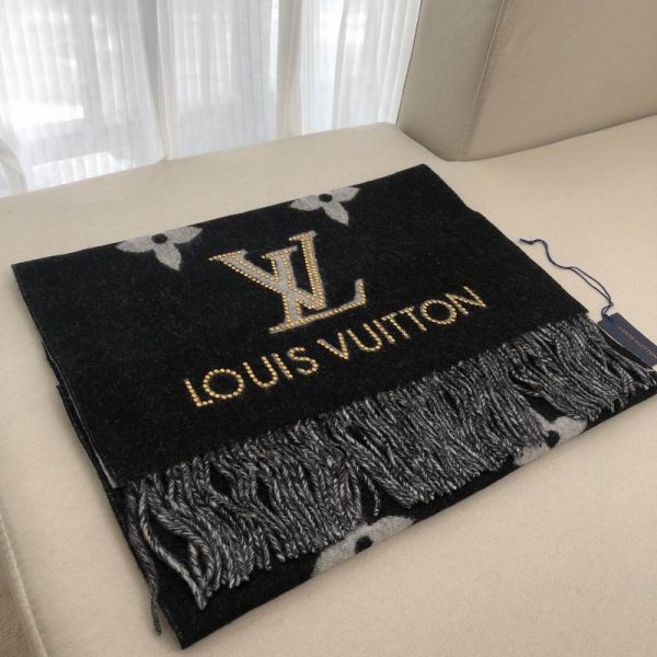 LVscarf170X45cmE51 16 1567559